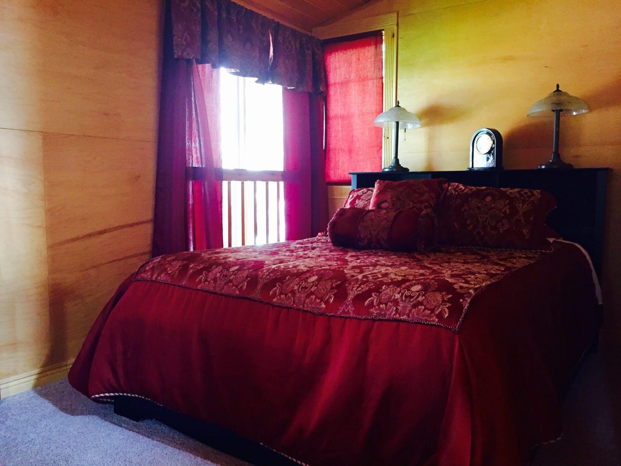 Luna Bed & Breakfast Grand Forks Buitenkant foto